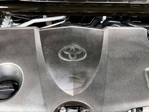 Used 2021 Toyota Camry LE w/ Convenience Package FWD image 33