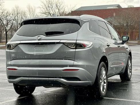 Used 2024 Buick Enclave Avenir image 7