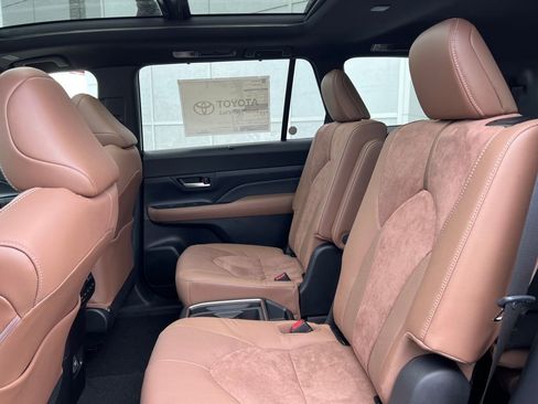 New 2026 Toyota Grand Highlander MAX Platinum image 23
