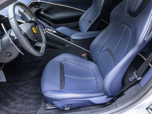 Used 2023 Ferrari Roma RWD image 32