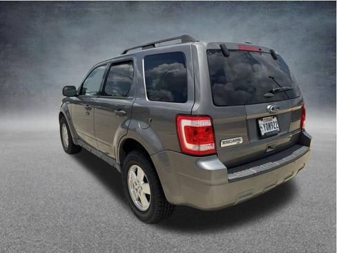 Used 2011 Ford Escape XLT FWD image 4