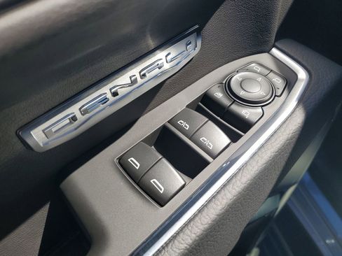 Used 2025 GMC Sierra 1500 Denali w/ Denali Reserve Package image 14