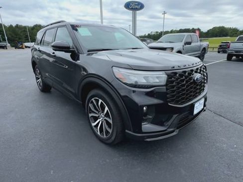 Certified 2025 Ford Explorer ST-Line AWD/4WD image 2