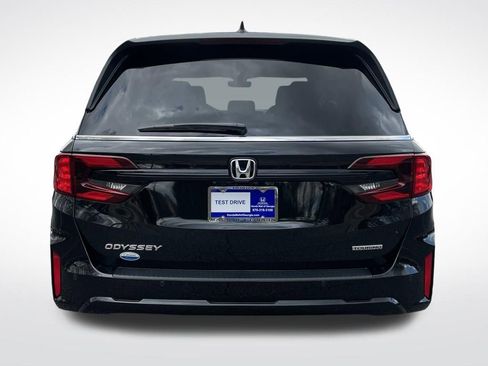 New 2026 Honda Odyssey Touring image 5
