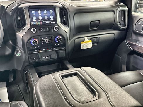 Used 2022 GMC Sierra 1500 SLT image 26