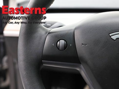 Used 2023 Tesla Model 3 Standard Range image 15