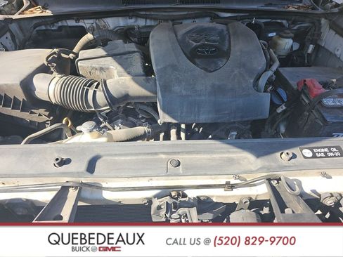 Used 2017 Toyota Tacoma TRD Sport image 21