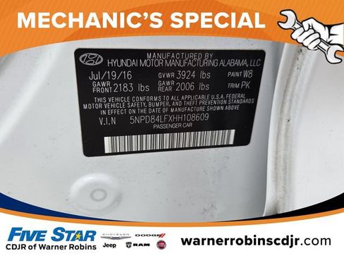Used 2017 Hyundai Elantra SE FWD image 18