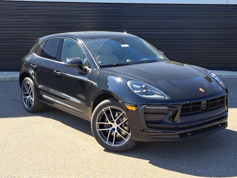 Certified 2026 Porsche Macan image 9