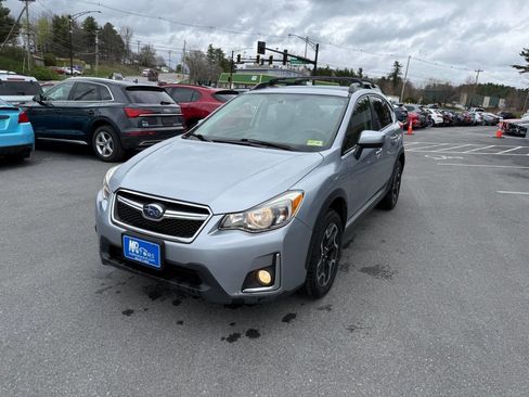 Used 2017 Subaru Crosstrek 2.0i Premium AWD/4WD image 2