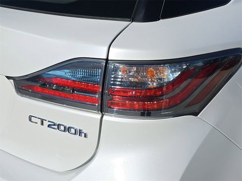 Used 2012 Lexus CT 200h image 36
