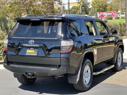 Used 2014 Toyota 4Runner SR5 image 14