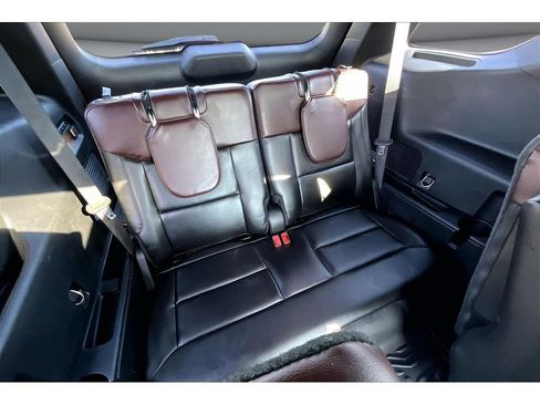 Used 2022 Ford Explorer Platinum w/ Equipment Group 601A AWD/4WD image 30