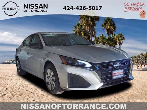 Certified 2025 Nissan Altima 2.5 S image 1