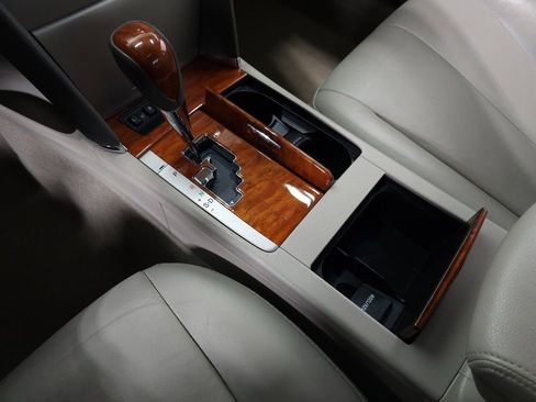 Used 2011 Toyota Camry XLE image 22