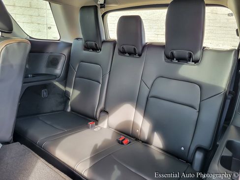 New 2025 Nissan Pathfinder Platinum image 11