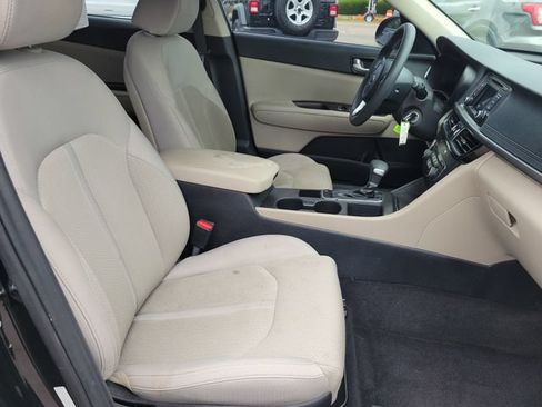 Used 2017 Kia Optima LX FWD image 28