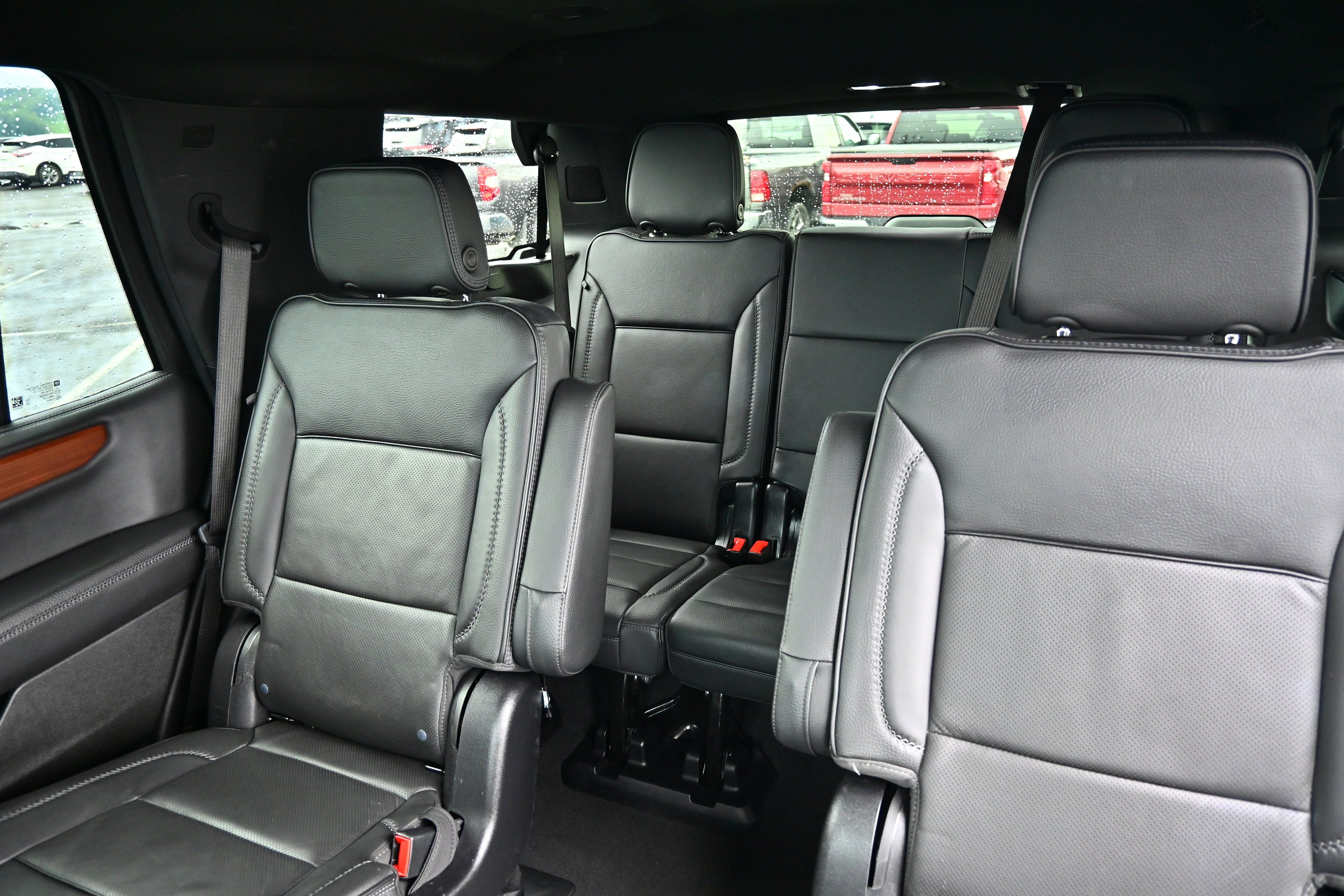 Used 2025 GMC Yukon Denali AWD/4WD image 28