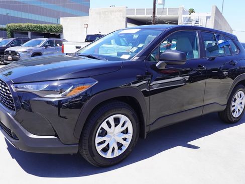Used 2023 Toyota Corolla Cross L FWD image 4