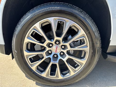 New 2026 GMC Yukon Denali image 13