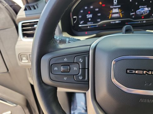 Used 2024 GMC Yukon XL Denali w/ Advanced Technology Package AWD/4WD image 22