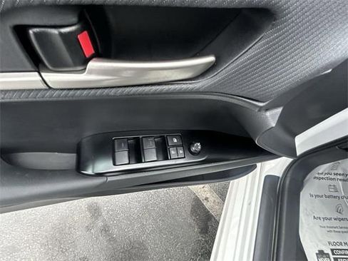 Used 2025 Toyota Camry SE w/ Convenience Package image 14