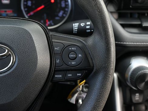 Used 2020 Toyota RAV4 LE image 22