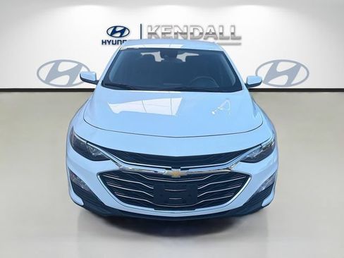 Used 2025 Chevrolet Malibu LT FWD image 2