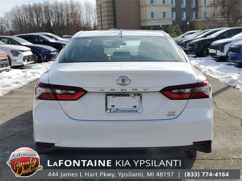 Used 2021 Toyota Camry LE image 5