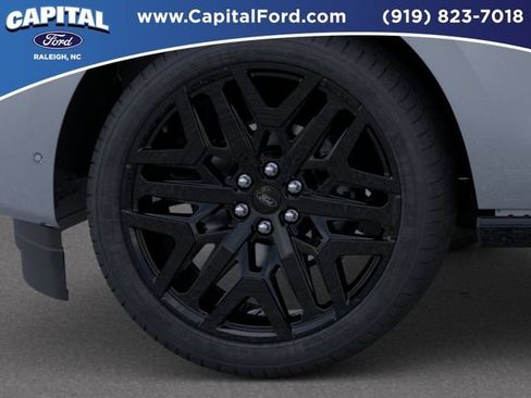 New 2026 Ford Expedition Platinum w/ Stealth Performance Package AWD/4WD image 19