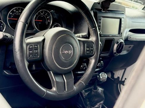 Used 2017 Jeep Wrangler Sport AWD/4WD image 20