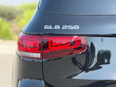 Certified 2023 Mercedes-Benz GLB 250 image 11