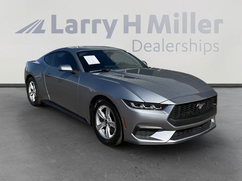 Used 2024 Ford Mustang Coupe image 7