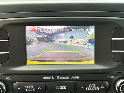 Used 2016 Kia Soul + image 20