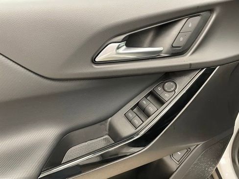 Certified 2025 Chevrolet Equinox LT w/ Convenience Package II image 9