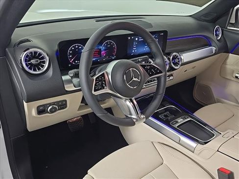 New 2026 Mercedes-Benz GLB 250 4MATIC image 4