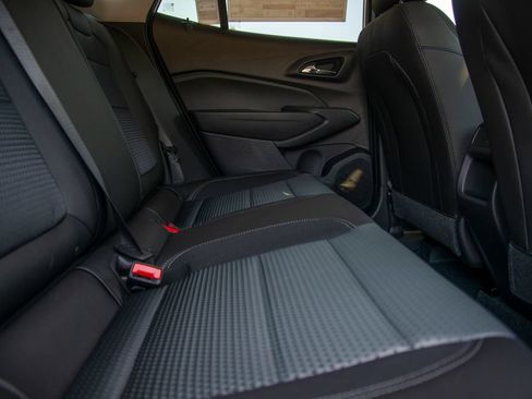 New 2026 Chevrolet Trax LT w/ Sunroof Package FWD image 14