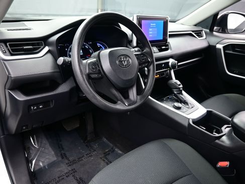 Used 2024 Toyota RAV4 LE AWD/4WD image 12
