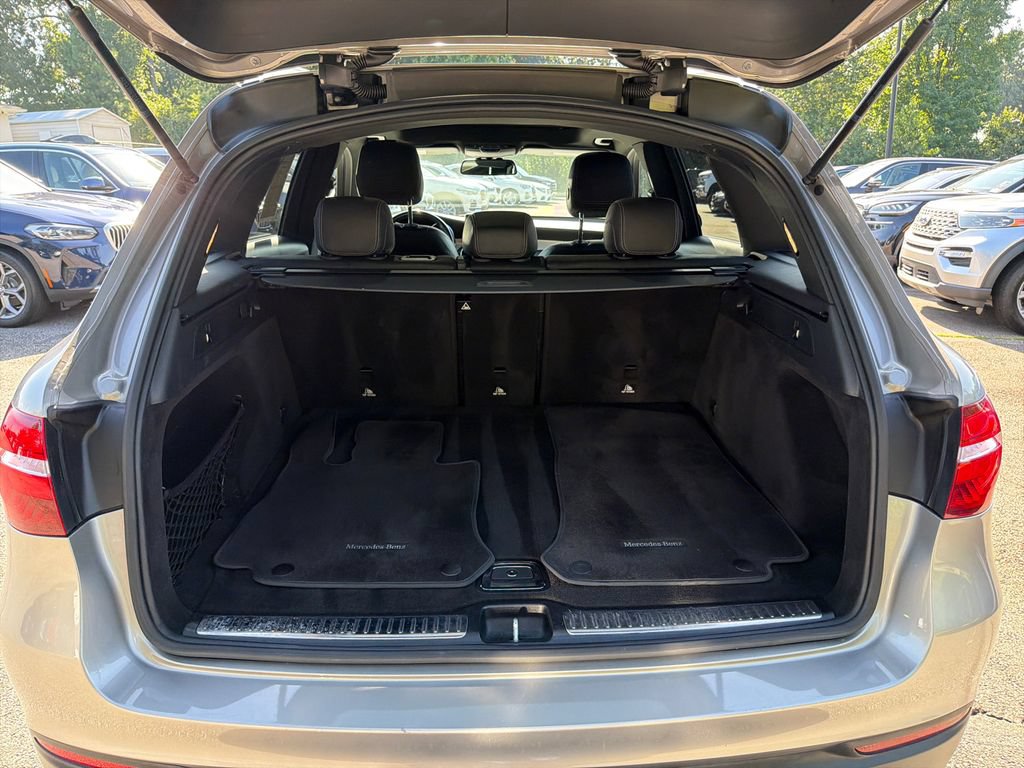 Used 2019 Mercedes-Benz GLC 300 4MATIC w/ Multimedia Package image 18