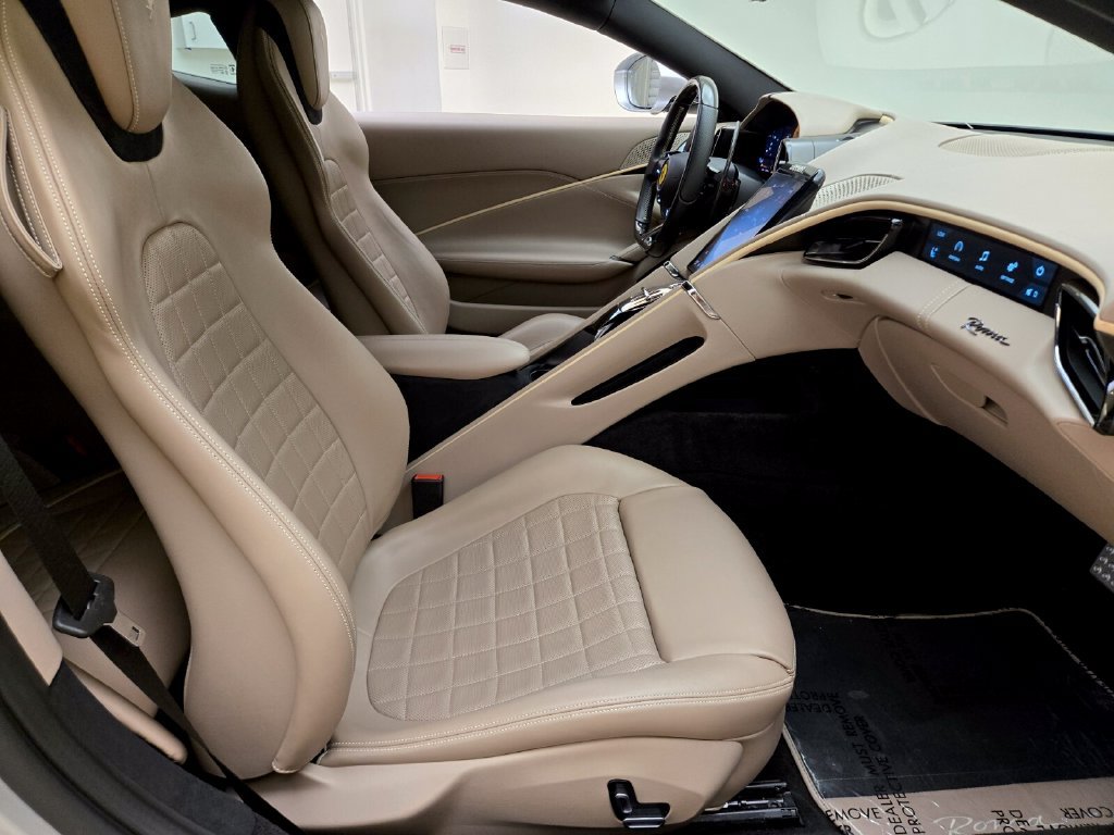 Used 2022 Ferrari Roma RWD image 24