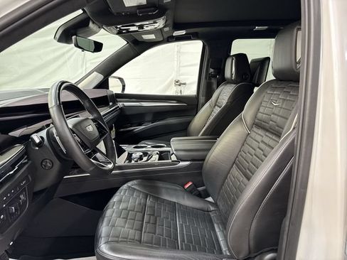 Used 2025 Cadillac Escalade V AWD/4WD image 20