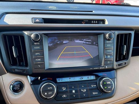 Used 2018 Toyota RAV4 Limited image 21