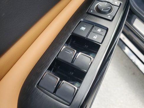 Used 2024 Lexus ES 350 w/ Premium Package image 22