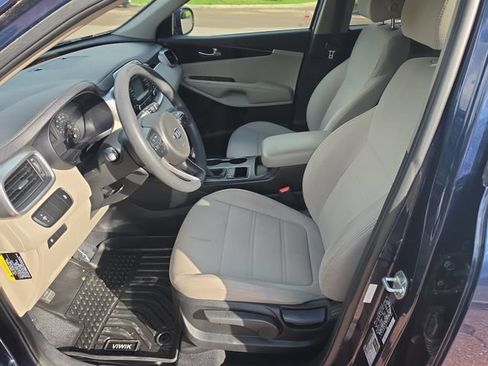 Used 2018 Kia Sorento LX AWD/4WD image 9