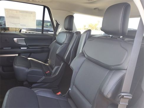 New 2026 Ford Expedition Platinum w/ Driver's Package image 12