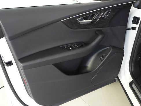 Used 2023 Audi Q8 Premium w/ Convenience Package AWD/4WD image 11