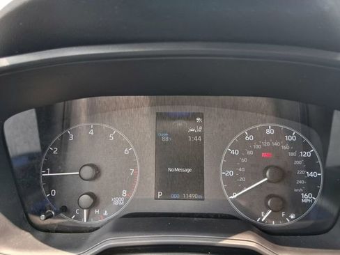 Used 2025 Toyota Corolla LE FWD image 7