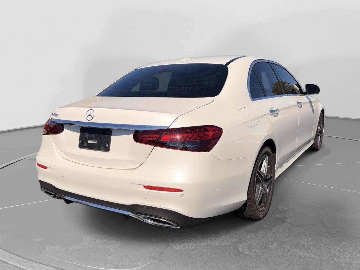 Used 2023 Mercedes-Benz E 350 Sedan image 3