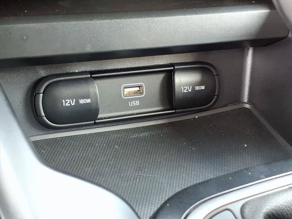 Used 2025 Kia Soul LX w/ LX Technology Package FWD image 30