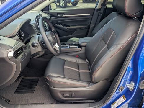 Used 2025 Nissan Altima 2.5 SR FWD image 11